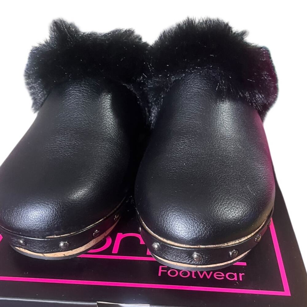 Corky’s Just For Fun Black Mules with Fur Size 8